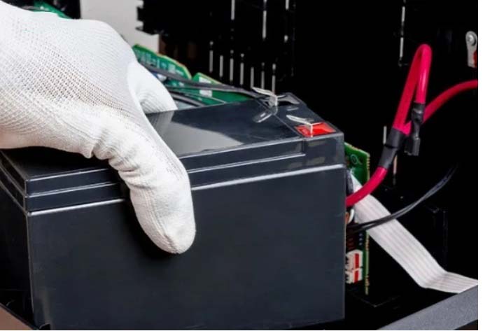 thay binh acquy ups fredton