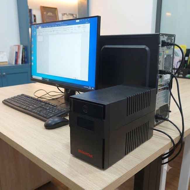 ups santak 2000va luu dien duoc bao lau